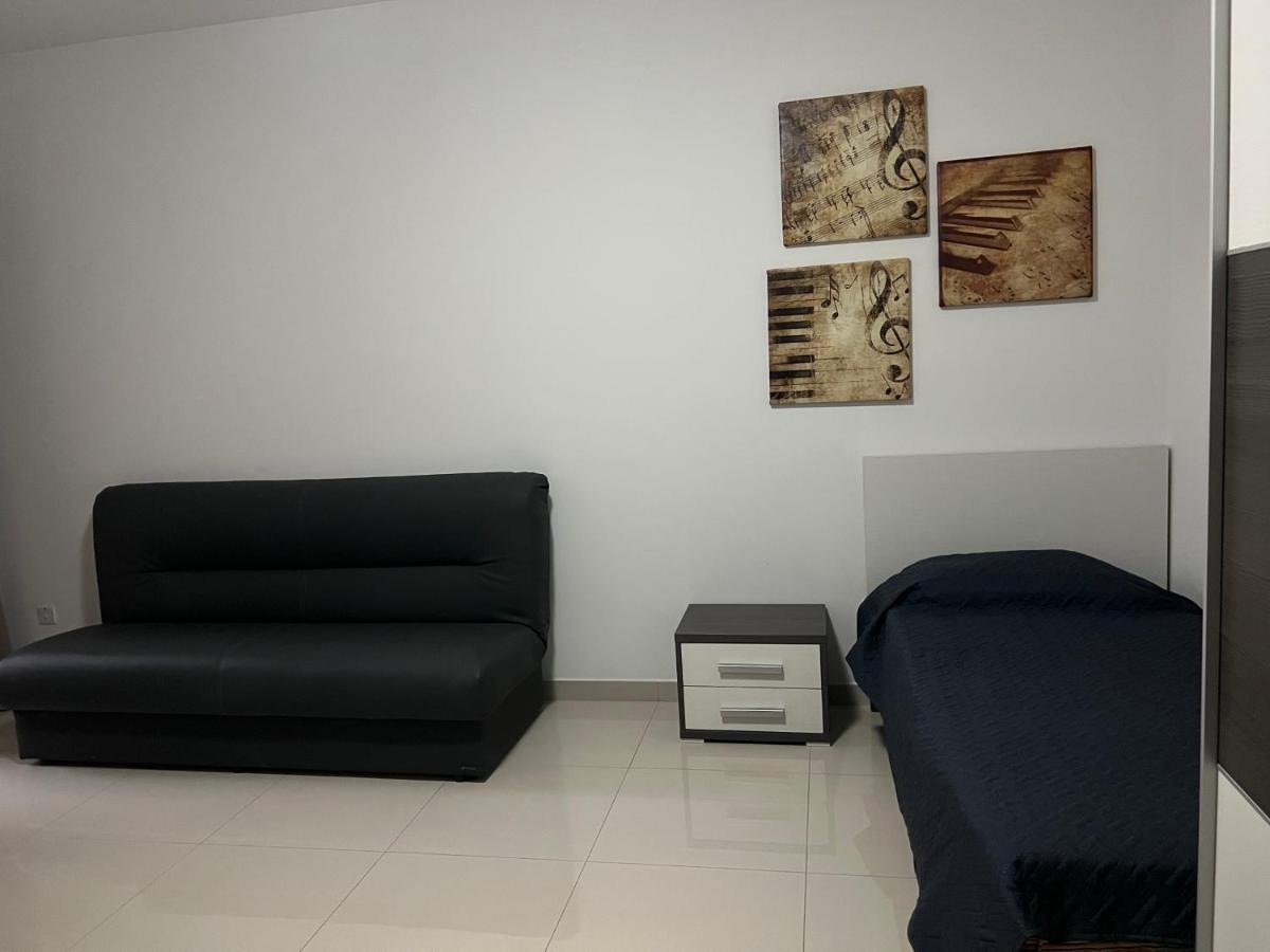 Claire'S Court Apartment มาร์ซาชล็อก ภายนอก รูปภาพ